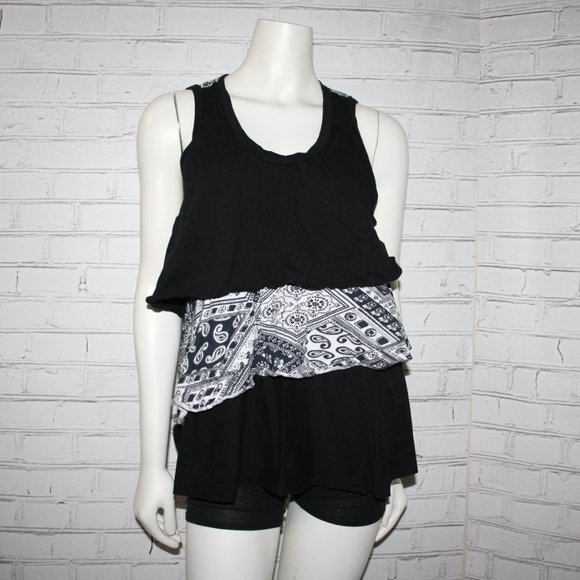 ⚪⚫🎀 Take Two Ruffle Blouse · White & Black · L - Picture 1 of 5